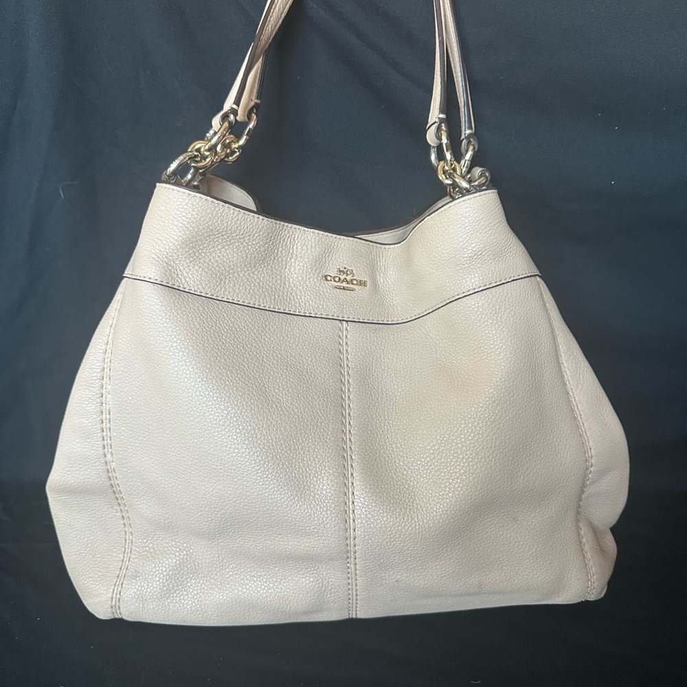 Coach Lexi Light Beige Leather Shoulder Bag with chain detail. 3 compartments
